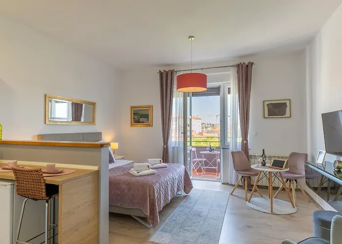 Polai Panorama Apartments With Free Parking